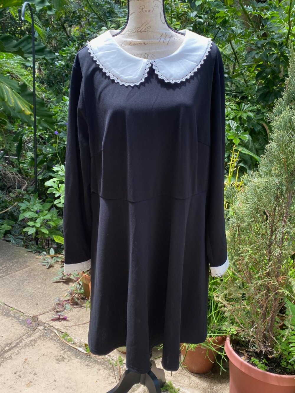 Ognes Orinda black dress w white collar and cuffs 2X new with tags
